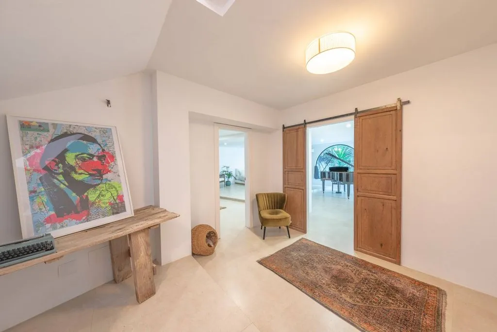 Hallway - Renovated Villa with Pool in Atalaya, Estepona