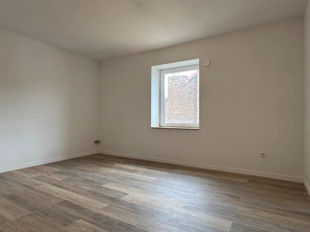 Rooms - Renovated Duplex with Terrace in Lodelinsart