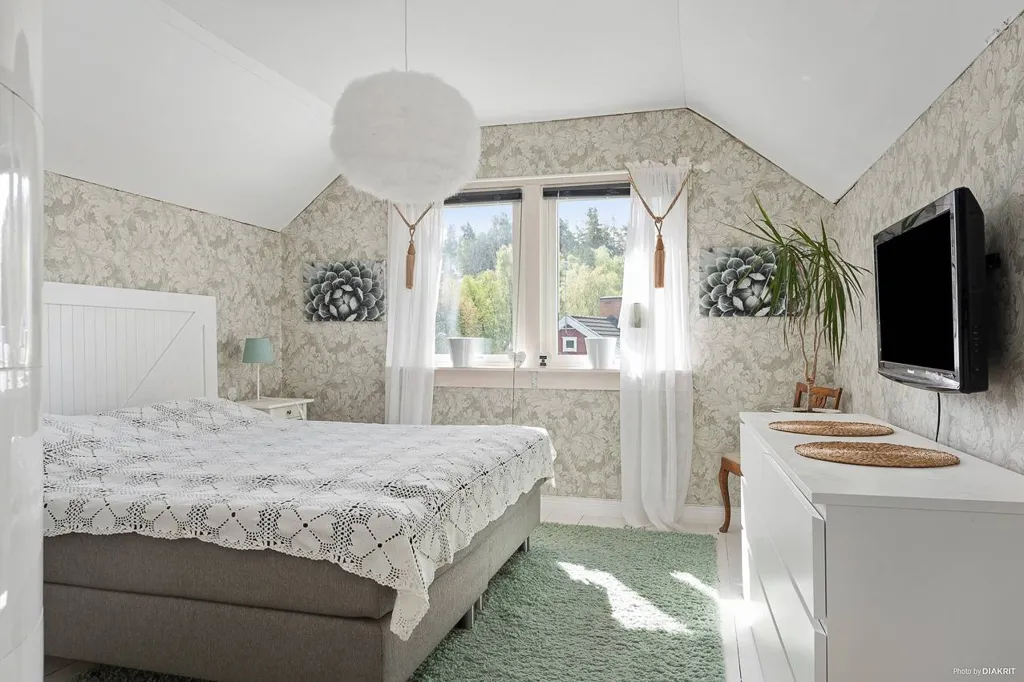 Chambres - Charming Villa with Garden in Boxholm