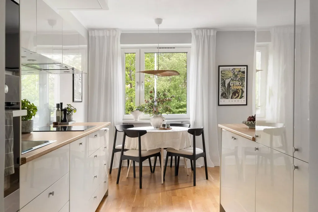 Cuisine - Bright Two-Bedroom Flat with Large Terrace in Stockholm