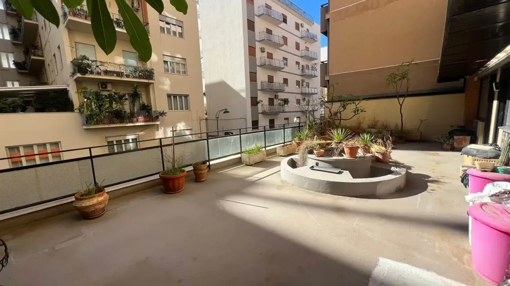 Rõdu - Two-Level Apartment with Terraces in Villabianca, Palermo