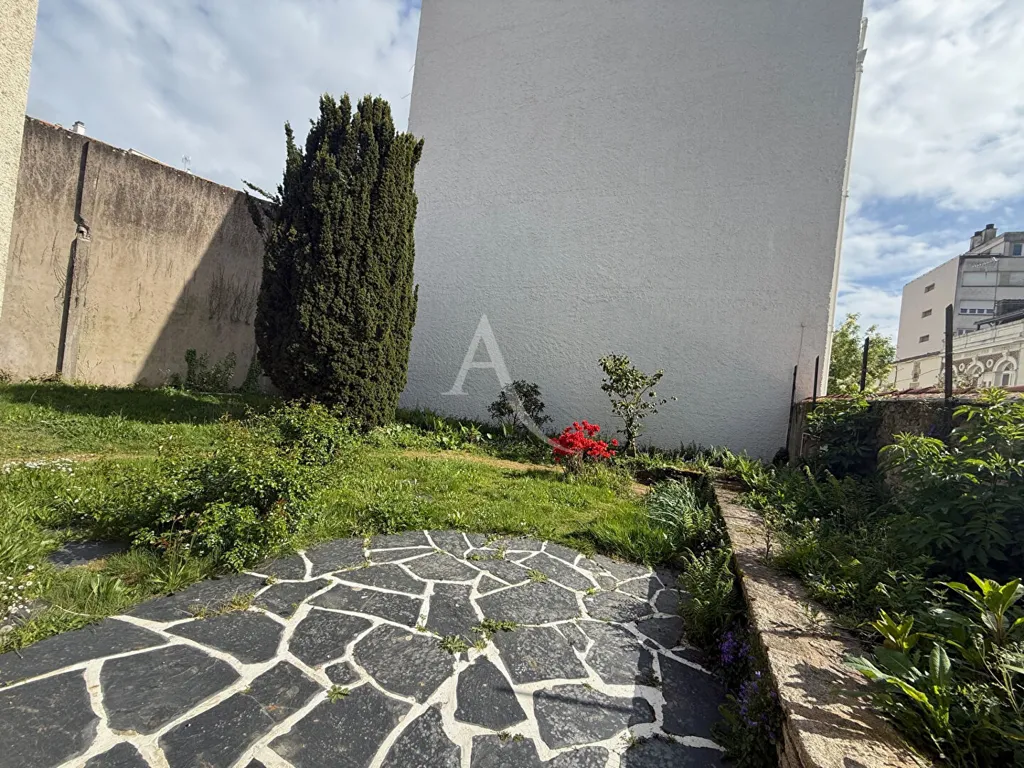 Garden - Renovated Studio with Garden in La Roche-sur-Yon