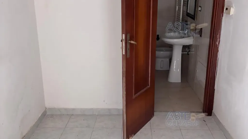 Bathrooms - Four-Room Apartment in Pellezzano