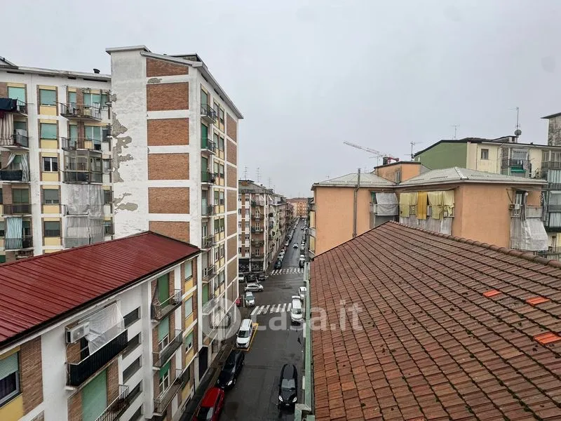 Balcon - Trilocale with Balcony in Vercelli