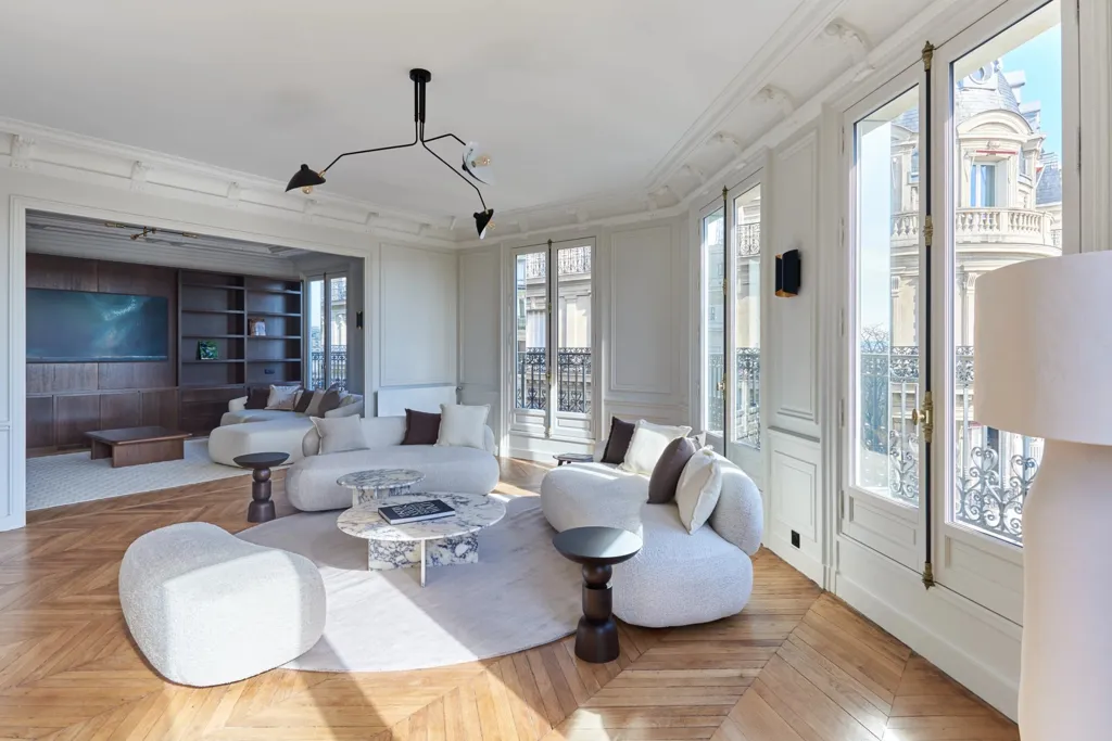 Séjour - Appartement Rénové avec Vue sur la Tour Eiffel à Paris 16e