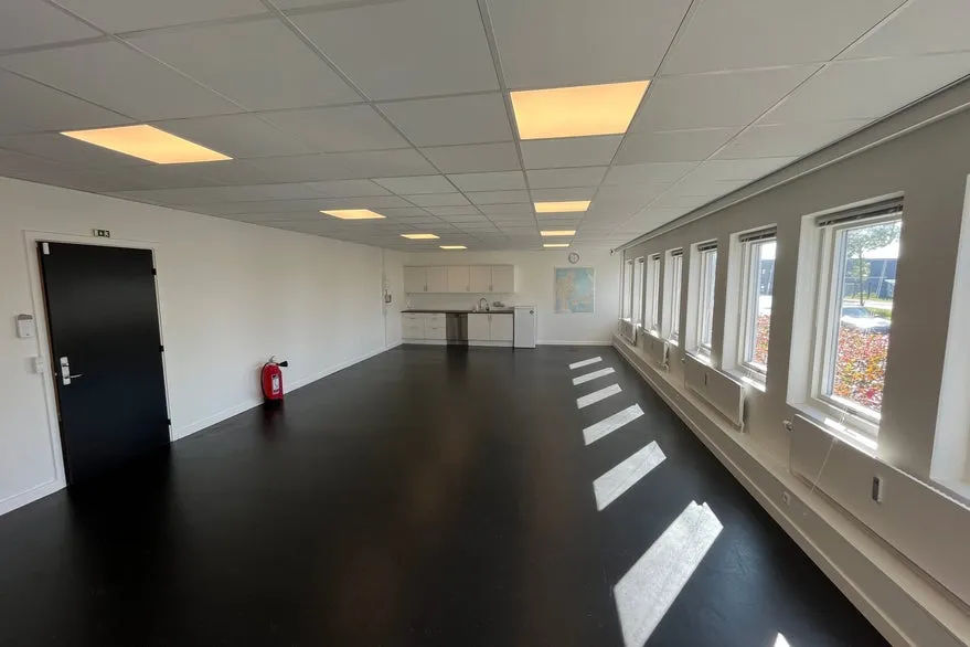 Toad - Modern Office Space with Parking in Glostrup
