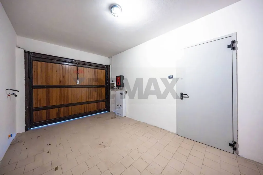 Garage - Energy-Efficient Semi-Detached Villa in Vigarano Mainarda