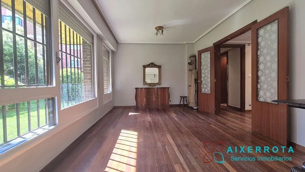 Living Room - Ground Floor Flat with Garden in Algorta, Getxo