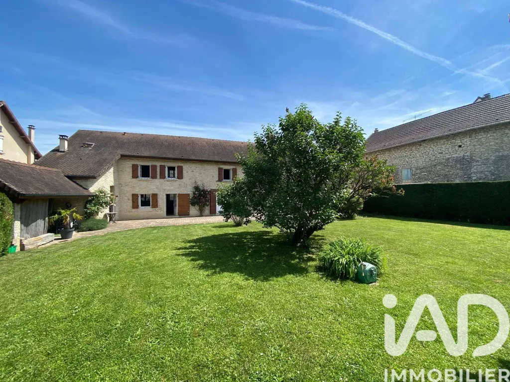 Jardin - Maison 5 pièces à Bouvesse-Quirieu