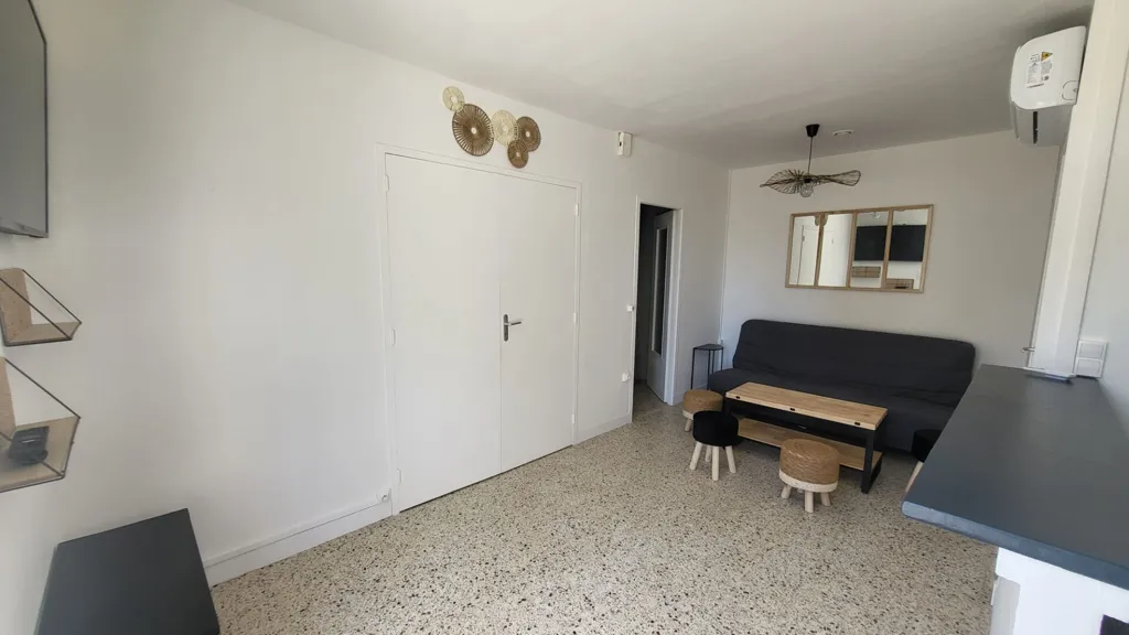 Séjour - Maison Rénovée avec Piscine près des Plages