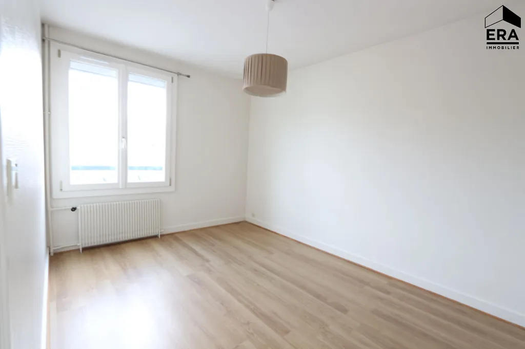 Pièces - Appartement 2 Pièces avec Parking à Orléans