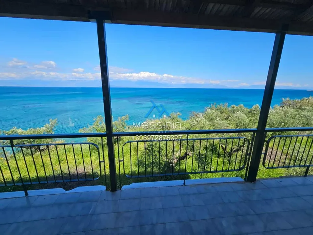 Terrazza - Beachfront Villa with Sea View in Gargaro, Messinia