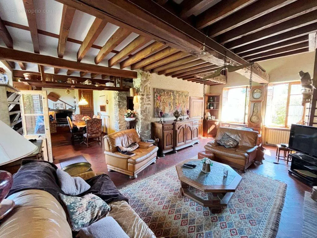 Elutuba - Charming Two-Home Property with Garden in Sens