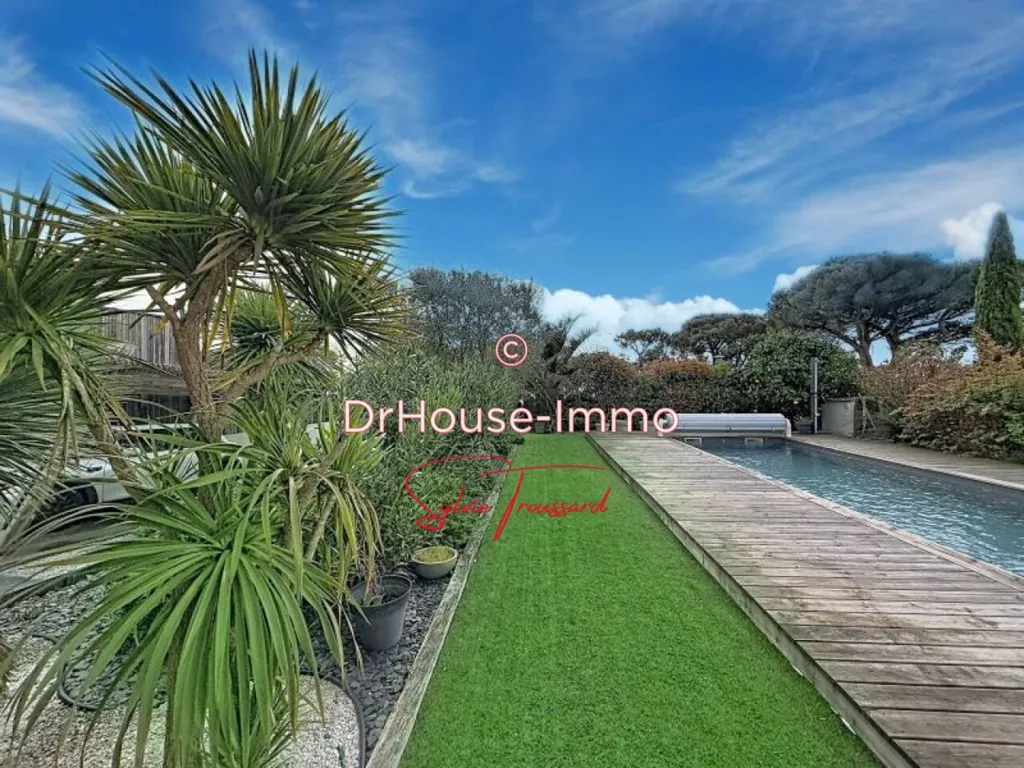 Bassein - Prestigious House with Pool in La Teste-de-Buch