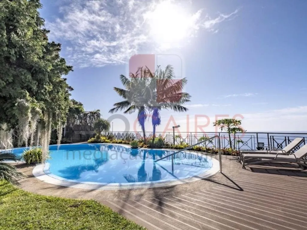Piscine - Luxury Villa with Panoramic Views in Funchal