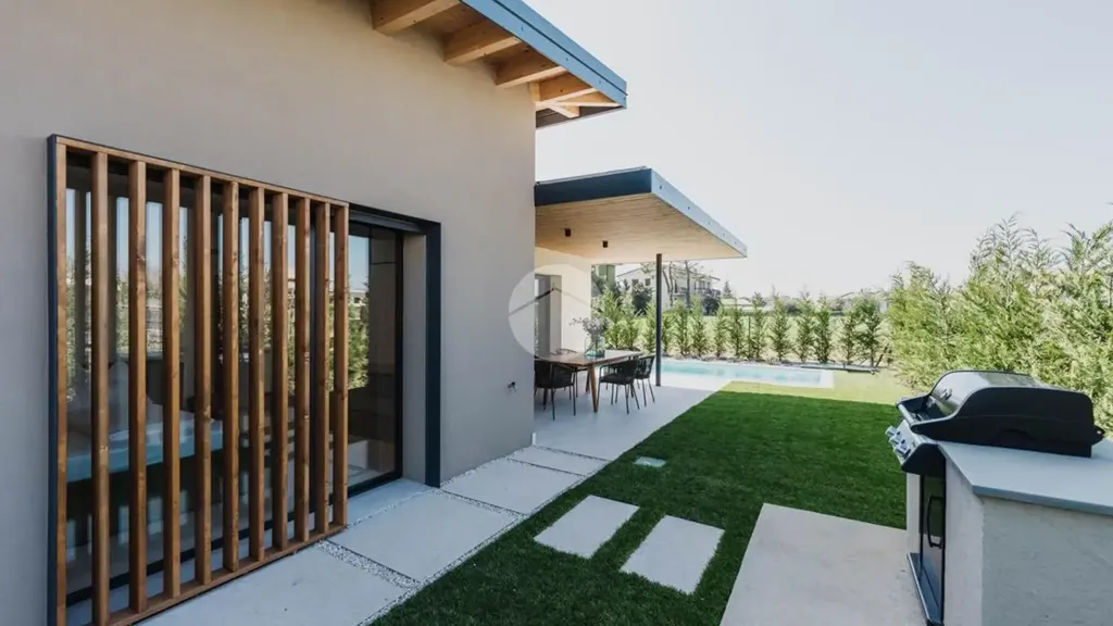 Terrass - Minimalist Villa with Pool in Lazise