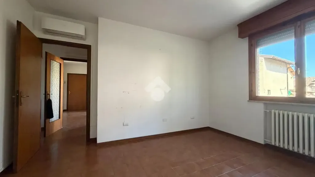 Rooms - Two-Bedroom Apartment with Balcony in Cavriago
