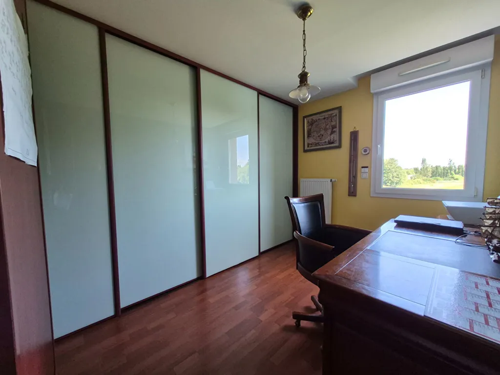 Studio - Luxury Flat with Water View in Calm Setting