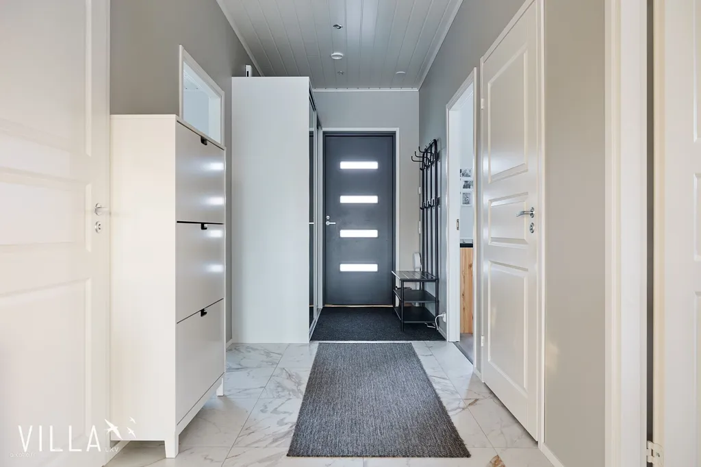 Esik - Bright Bungalow with Garden in Nokia