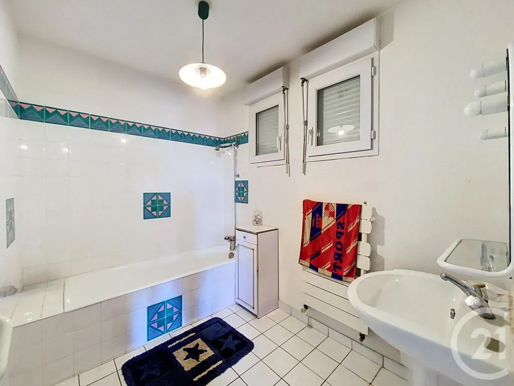 Salles de bain - Maison d'Architecte avec Vue Panoramique à Aiguilhe