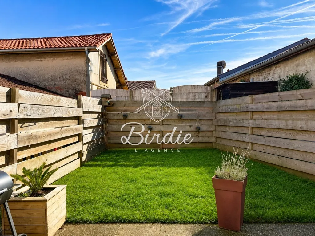 Jardin - Appartement Duplex avec Jardin au Centre de Tosse