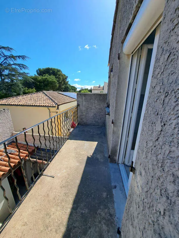 balcony