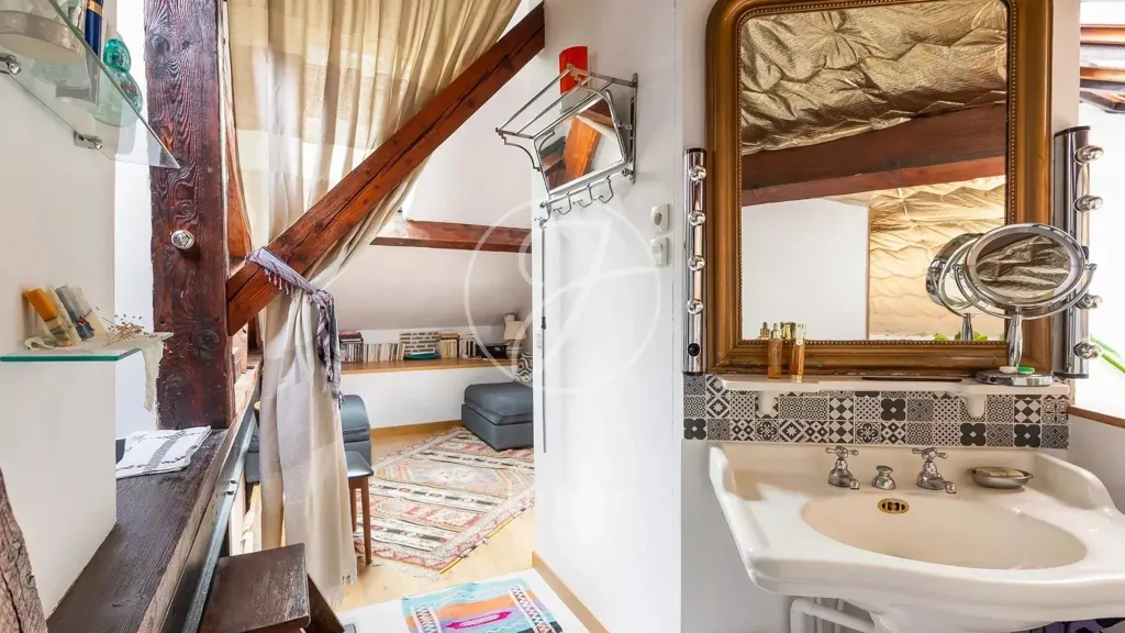 Bathrooms - Duplex Apartment with Cathedral Ceiling in Paris