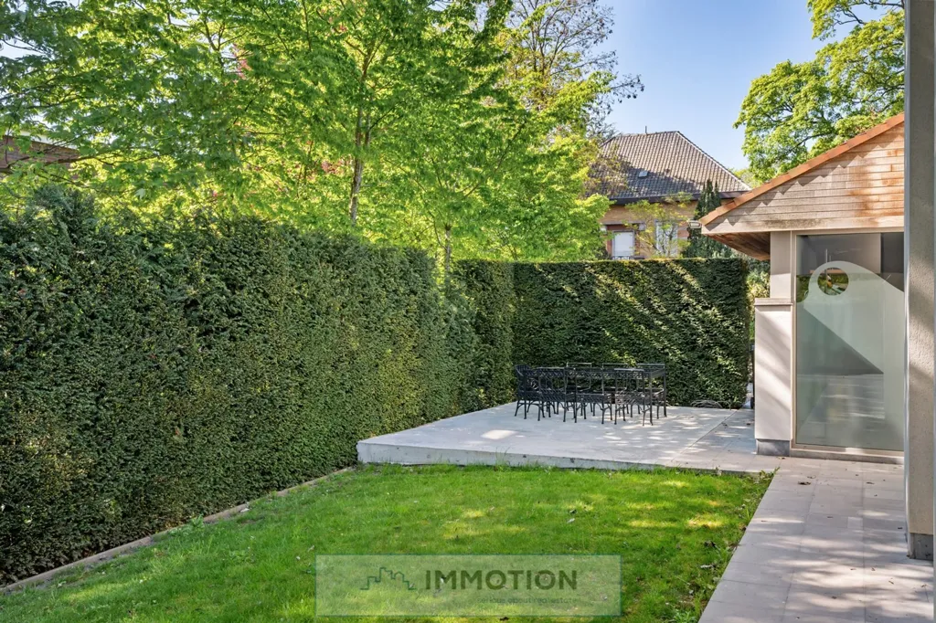 Giardino - Stylish Villa with South-Facing Garden in Luxurious Setting