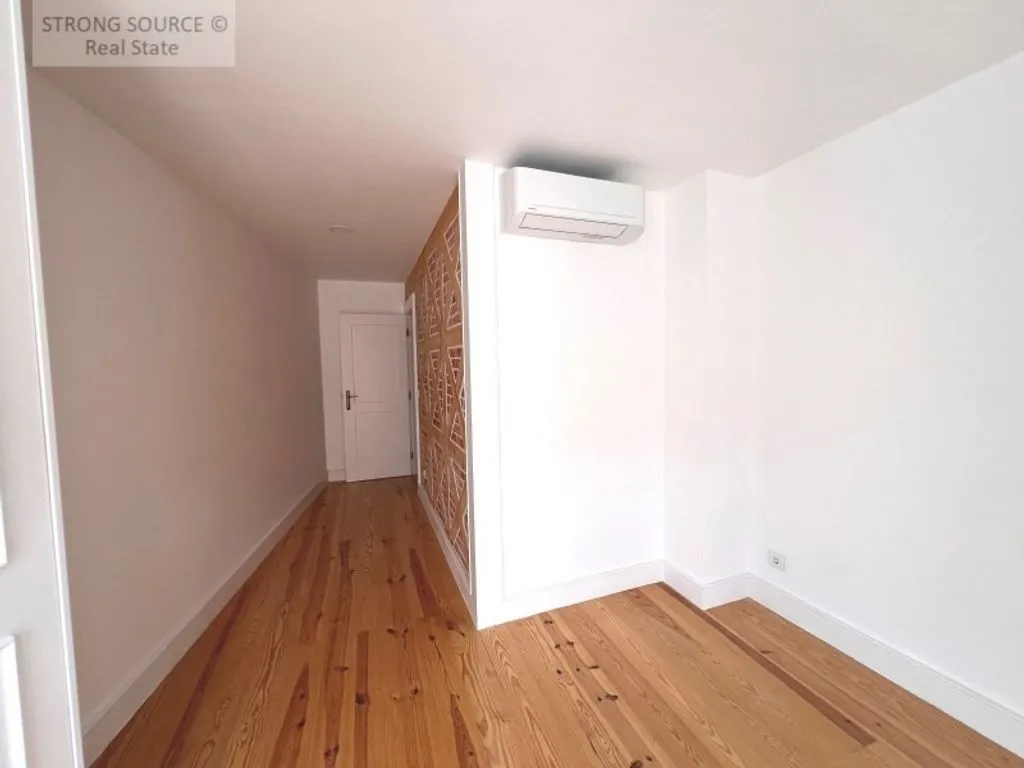 Toad - Luxury Apartments with River View in Graca, Lisbon