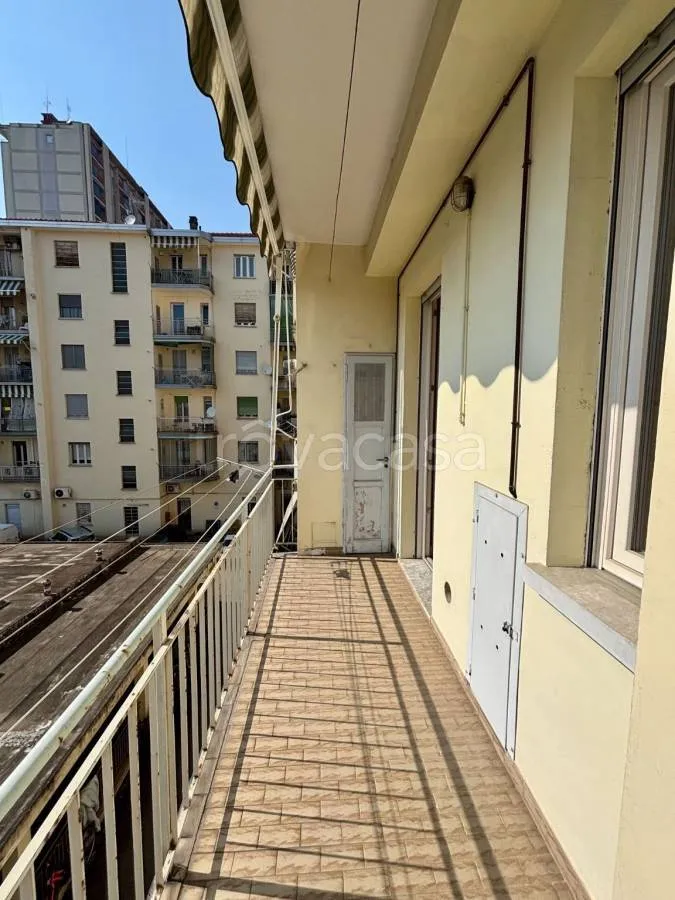 Balcon - Modernised 2-Bed Flat with Balcony in Pinerolo