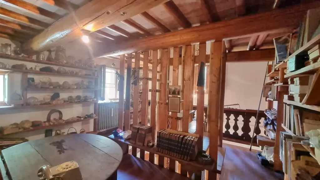 Bureau - Old Mill Apartment with Garden in Carmignano