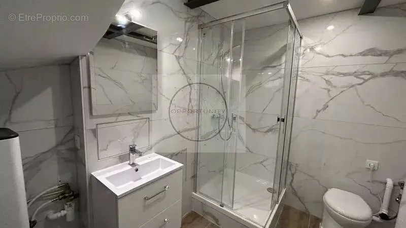 Bathrooms - Atypical Flat with Balcony in Bagneux