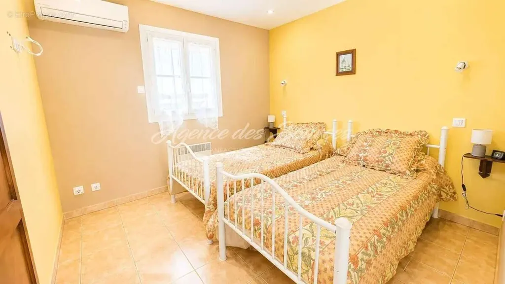 Magamistoad - Ground Floor Villa with Garden in Tavernes