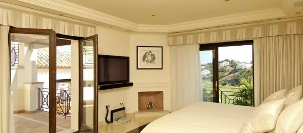 Magamistoad - South-Facing Villa with Infinity Pool in Marbella