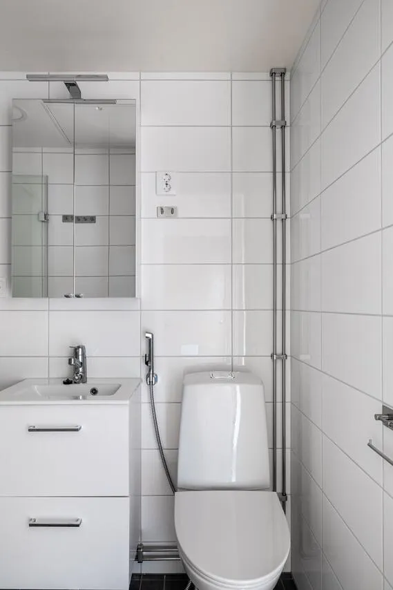 Vannitoad - Apartment with Glazed Balcony in Vantaa