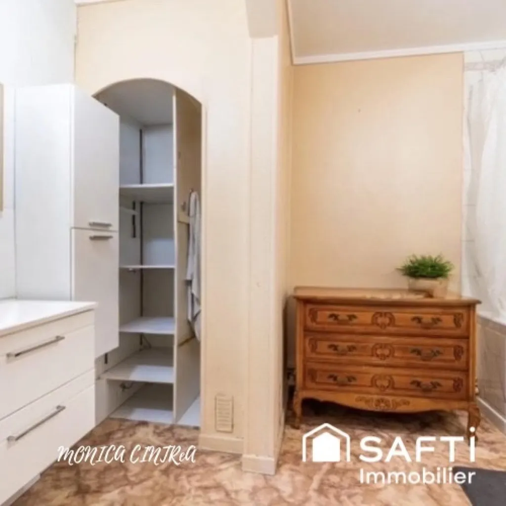 Bagni - Spacious 5-Piece Flat with Garage in Longjumeau