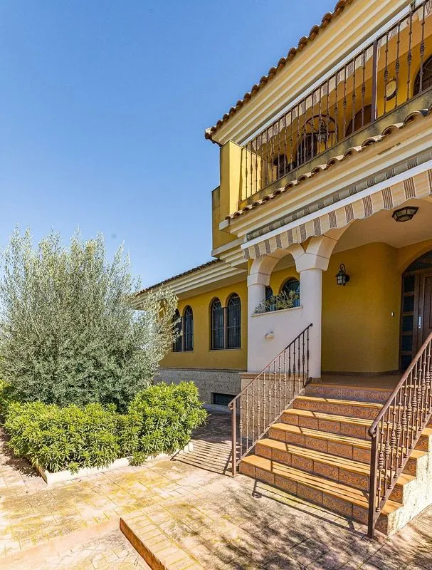 Exterior - Chalet with Andalusian Patio in Barriomar