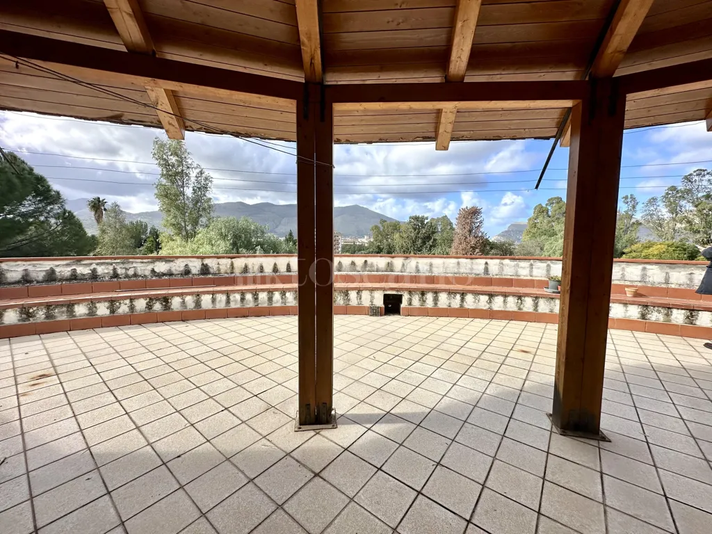 Terrass - Luxury Villa with Circular Design in Palermo