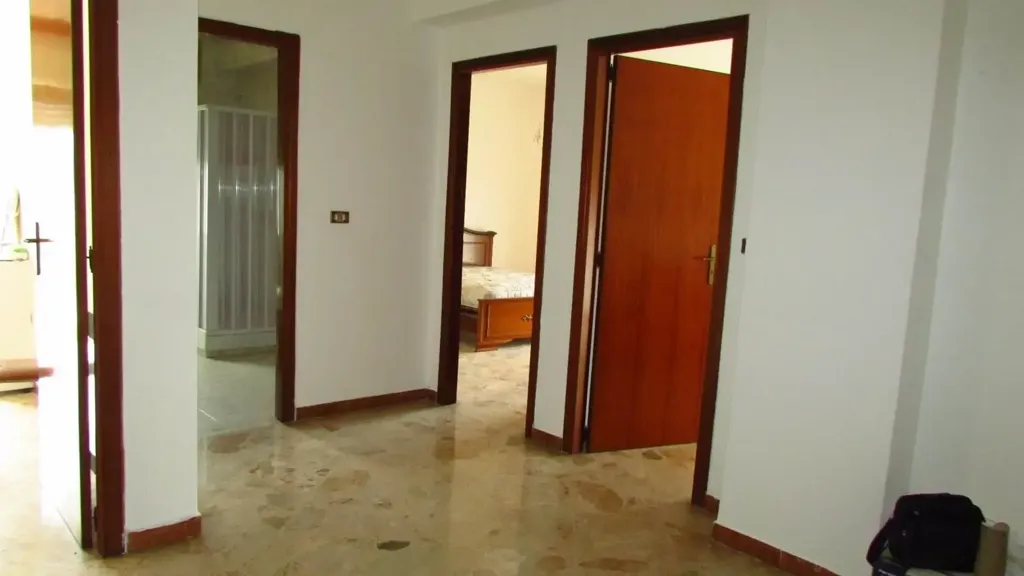 Esik - 7-Room Apartment with Balcony in Sciacca