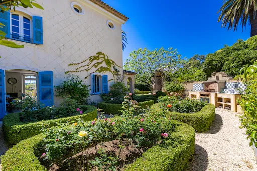 Aed - Villa with Pool in Saint-Tropez
