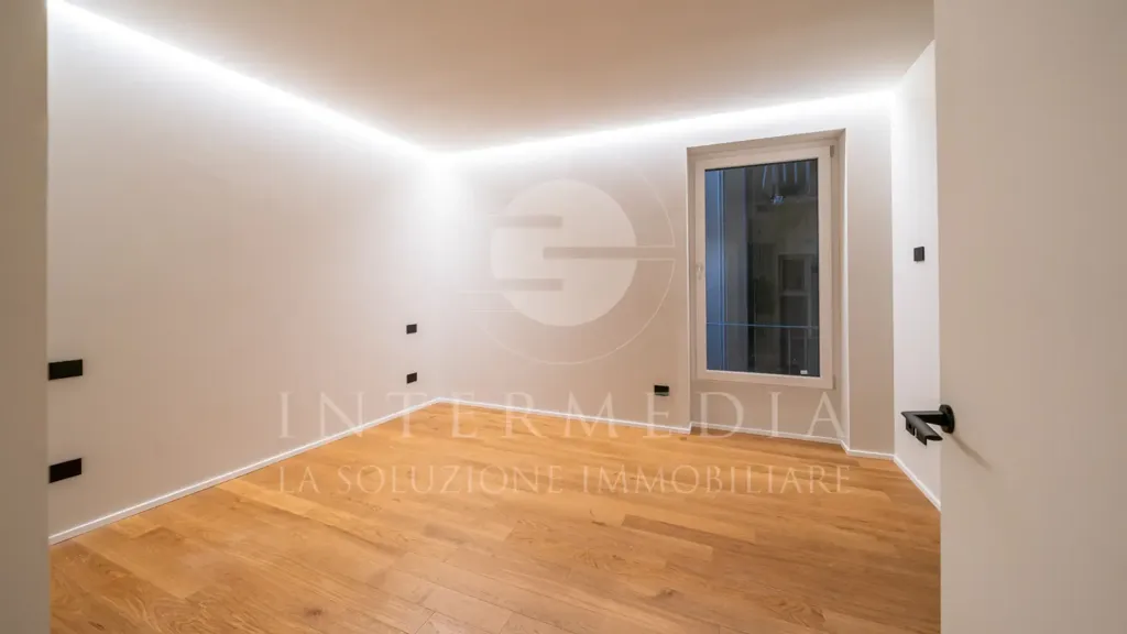Toad - Rusticated Flat with Balcony in Brescia