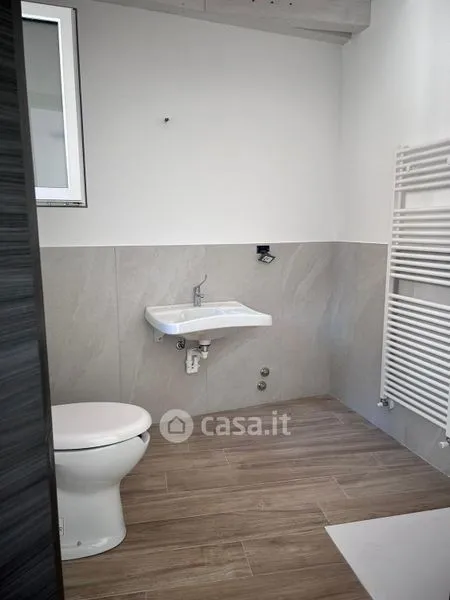 Bagni - Casa indipendente con giardino a Romagnese
