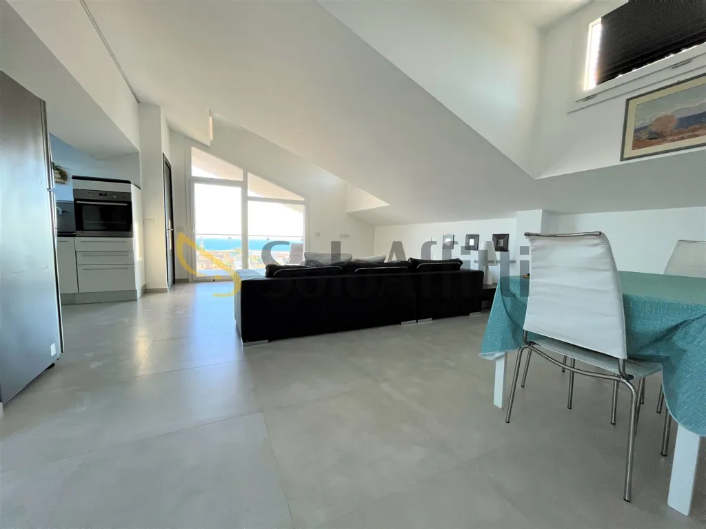 Söögituba - Mansard Apartment with Sea View in Catanzaro Lido