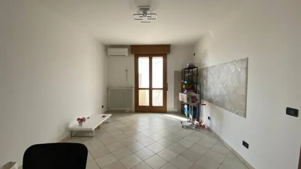 Entrée - Apartment with Balcony in Concordia Sulla Secchia