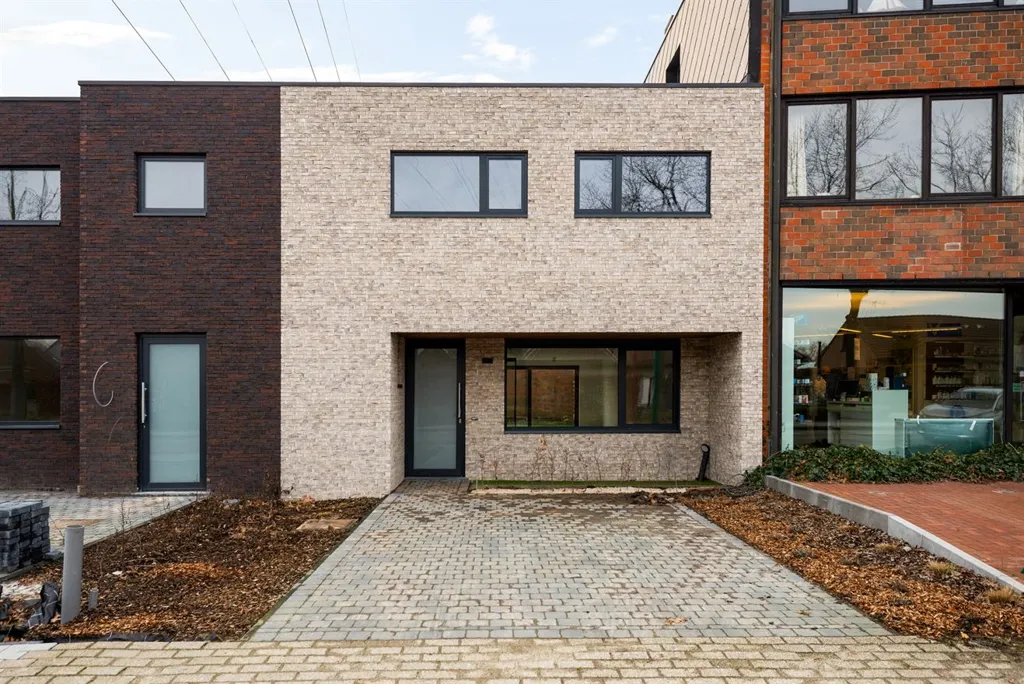 Extérieur - Nouvelle Maison avec Garage à Lint