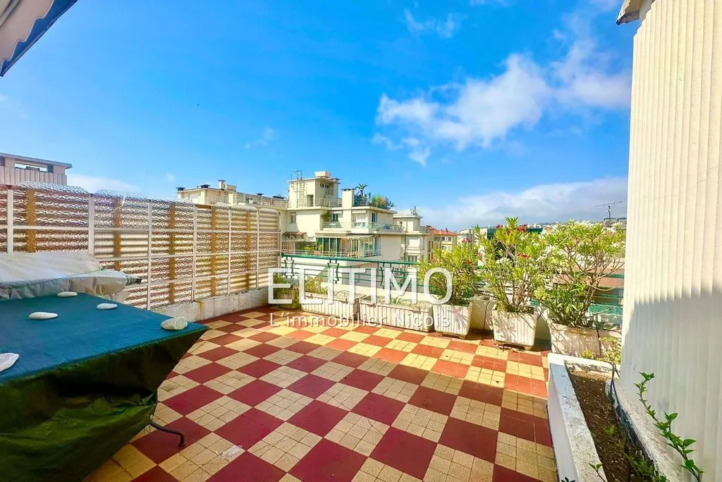 Terrasse - Appartement Luxe avec Terrasses à Nice