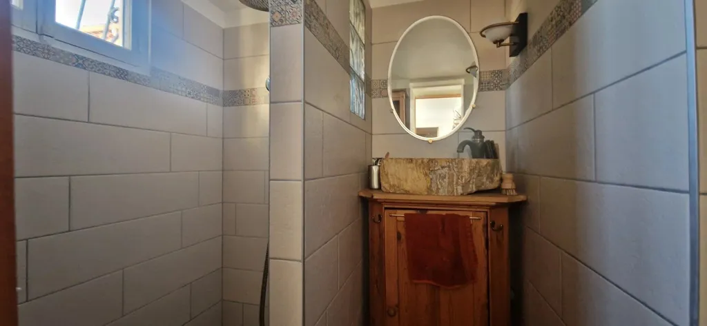 Salles de bain - Maison des Années 1930 avec Vue Mer à Grasse