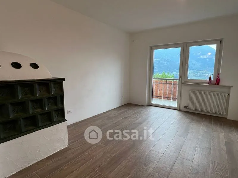 Séjour - Rearranged Apartment with Balcony in Nalles