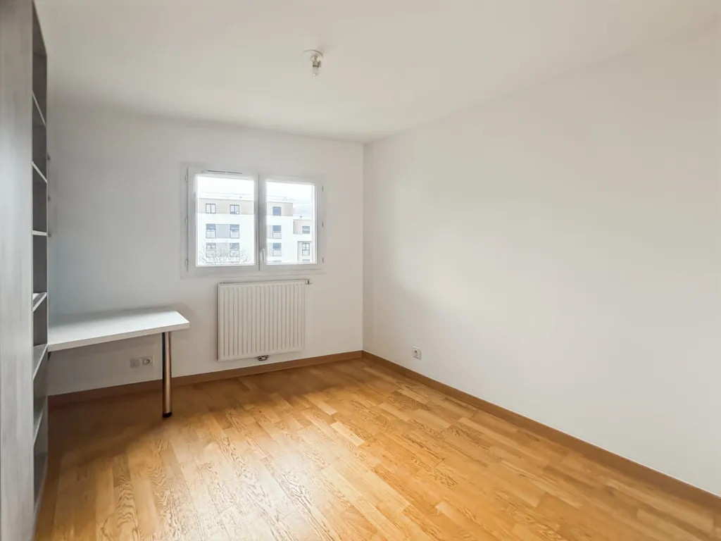 Rooms - Bright T4 Flat with Terrace in Ferney-Voltaire