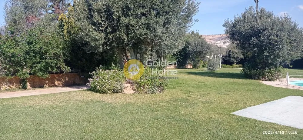 Aed - Business Premises with Pool in Korydallos